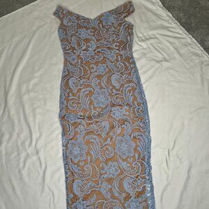 Boohoo Women's Crochet Lace Midi Dress in Soft Blue and Tan Lining - US 4